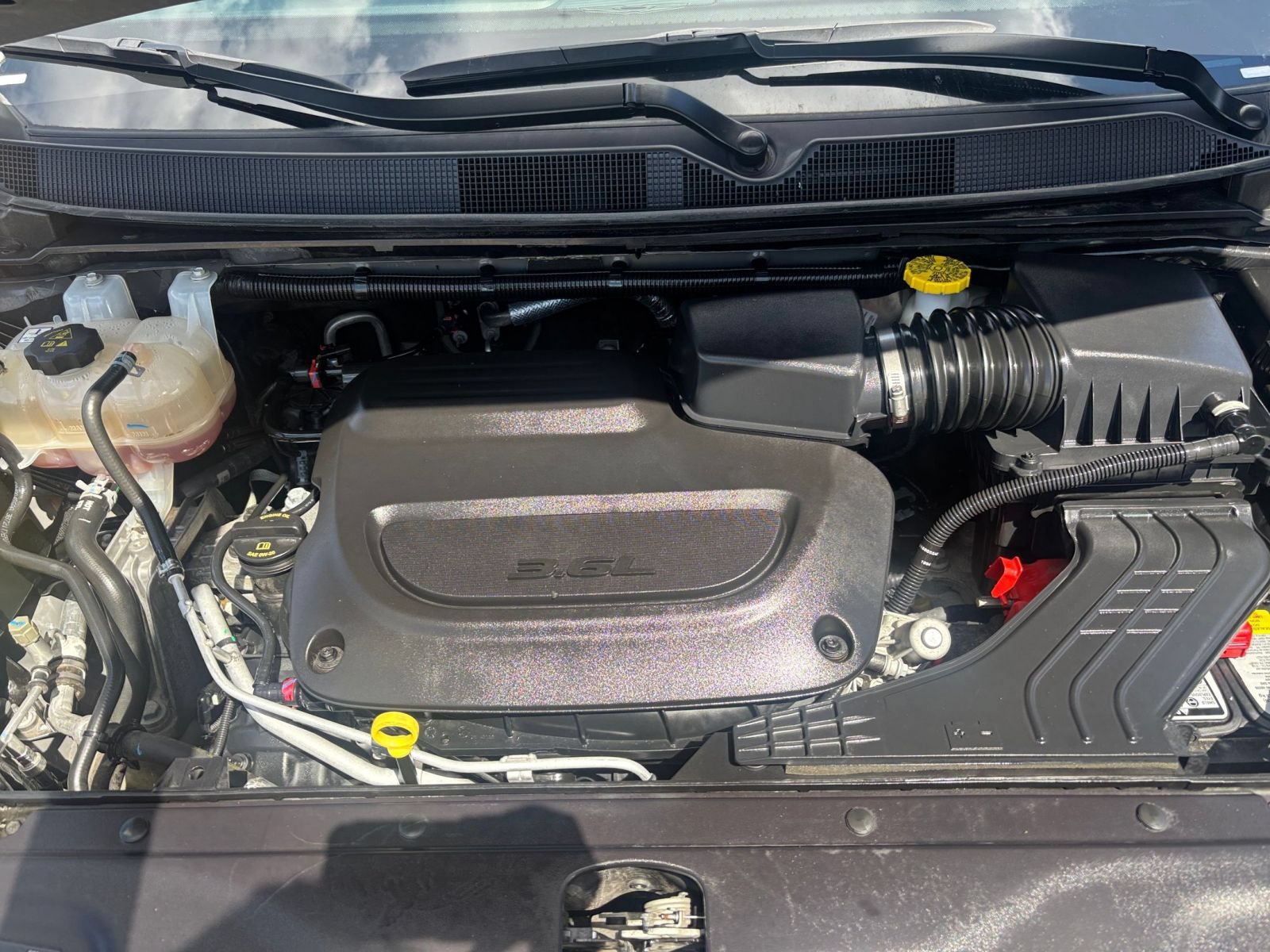 Used 2025 Chrysler Pacifica Select FWD image 34