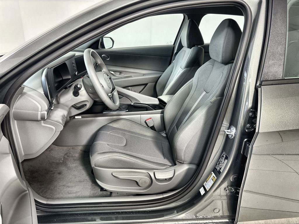 New 2026 Hyundai Elantra SE FWD image 13