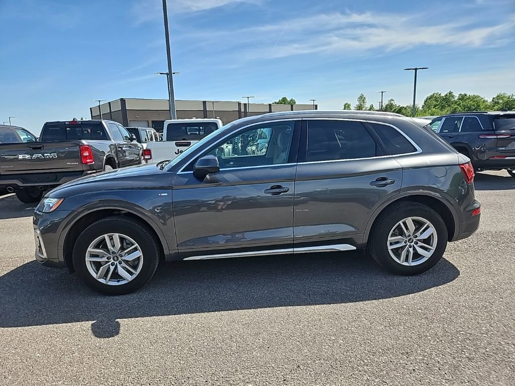 Used 2023 Audi Q5 2.0T Premium w/ Convenience Package AWD/4WD image 4