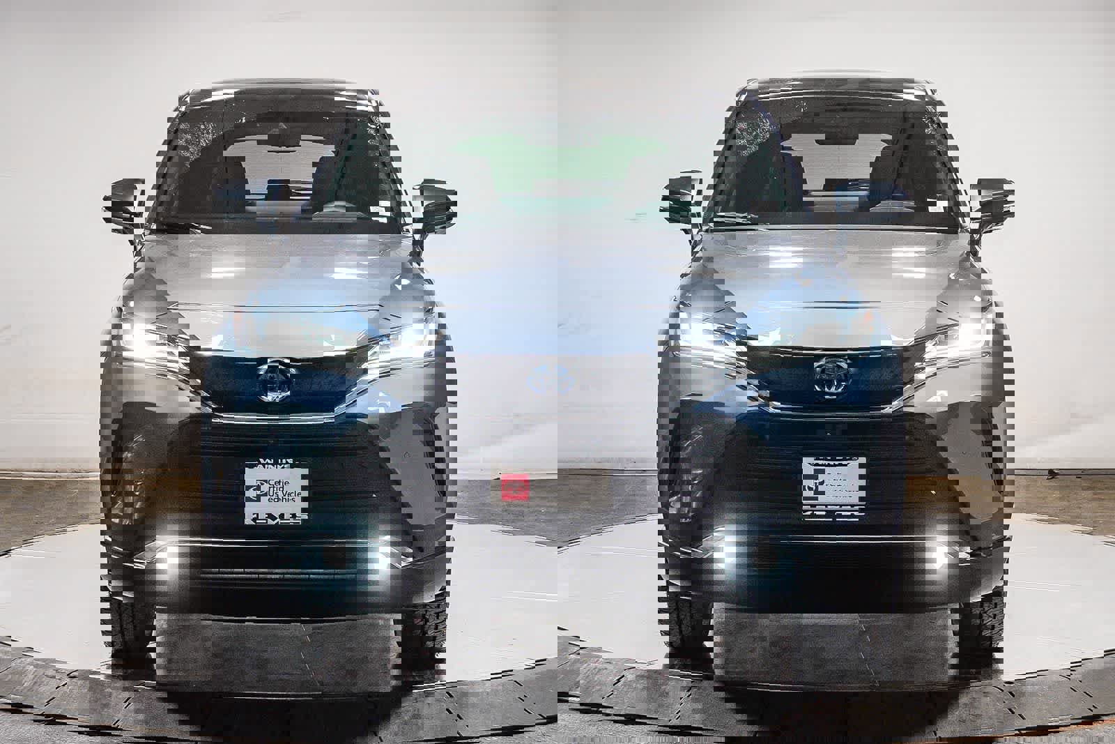 Certified 2024 Toyota Venza Limited image 2