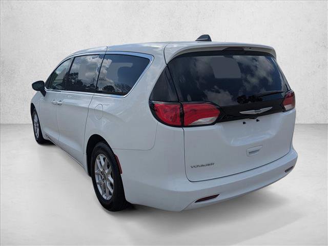 Certified 2022 Chrysler Voyager LX image 8