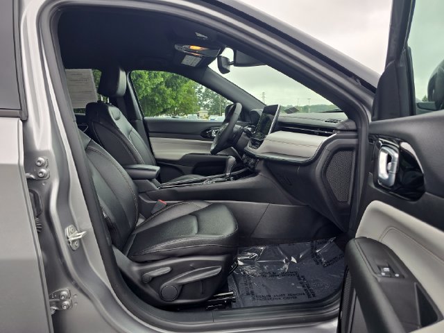 Used 2024 Jeep Compass Limited AWD/4WD image 16