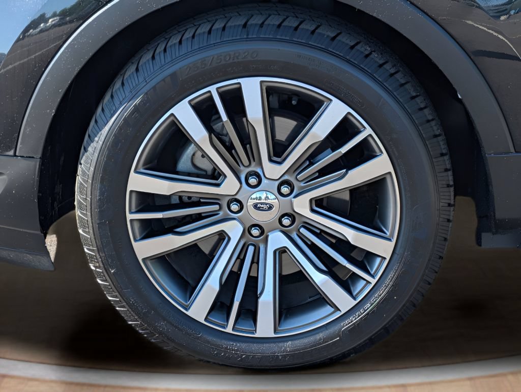 Used 2019 Ford Explorer Platinum AWD/4WD image 9