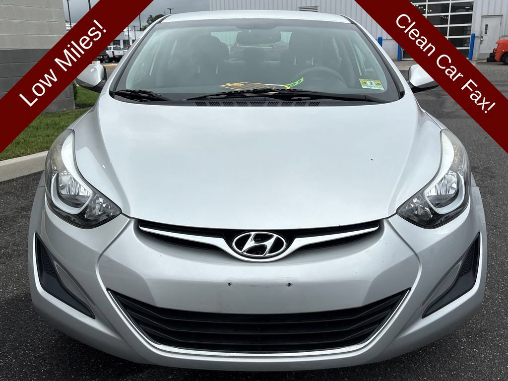 Used 2015 Hyundai Elantra SE FWD image 2