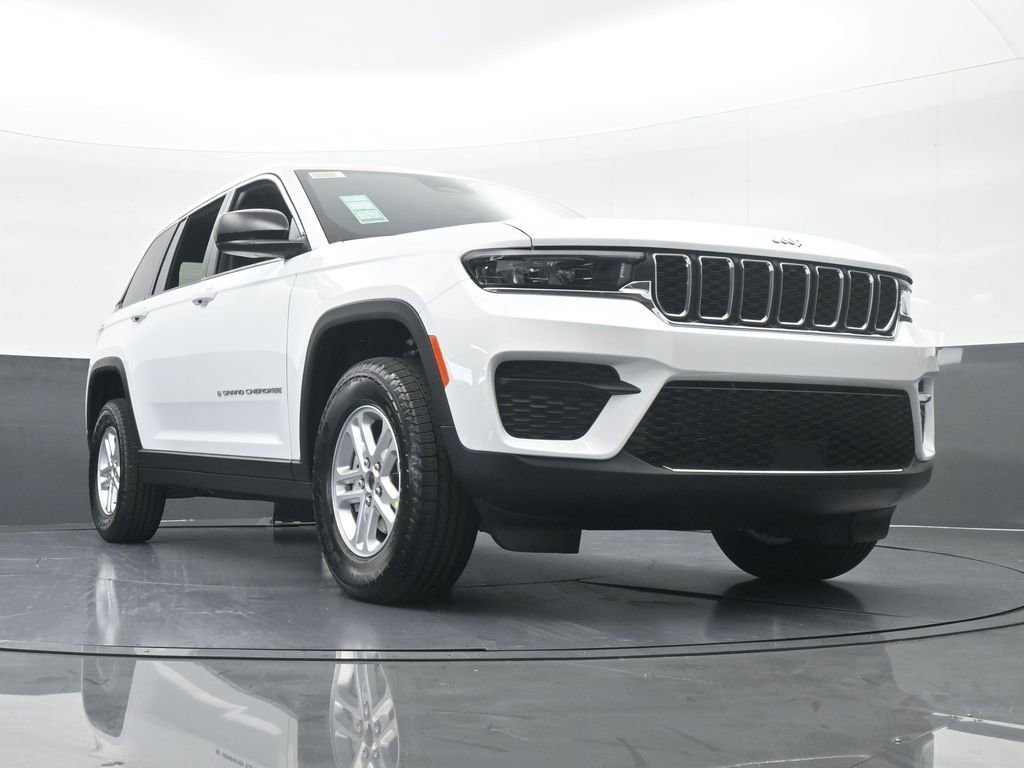 Used 2025 Jeep Grand Cherokee Laredo image 55