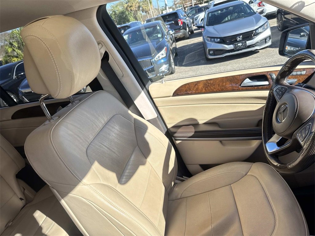 Used 2018 Mercedes-Benz GLS 550 4MATIC w/ Driver Assistance Package image 12