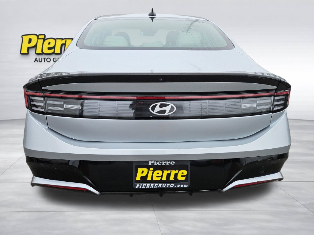 Used 2025 Hyundai Sonata SEL FWD image 4