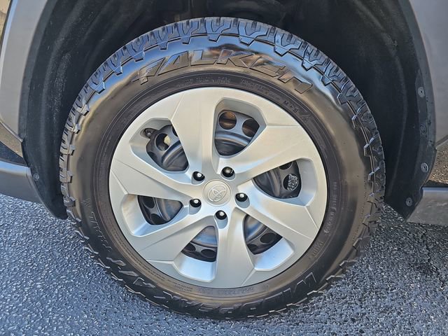 Used 2023 Toyota RAV4 LE image 31