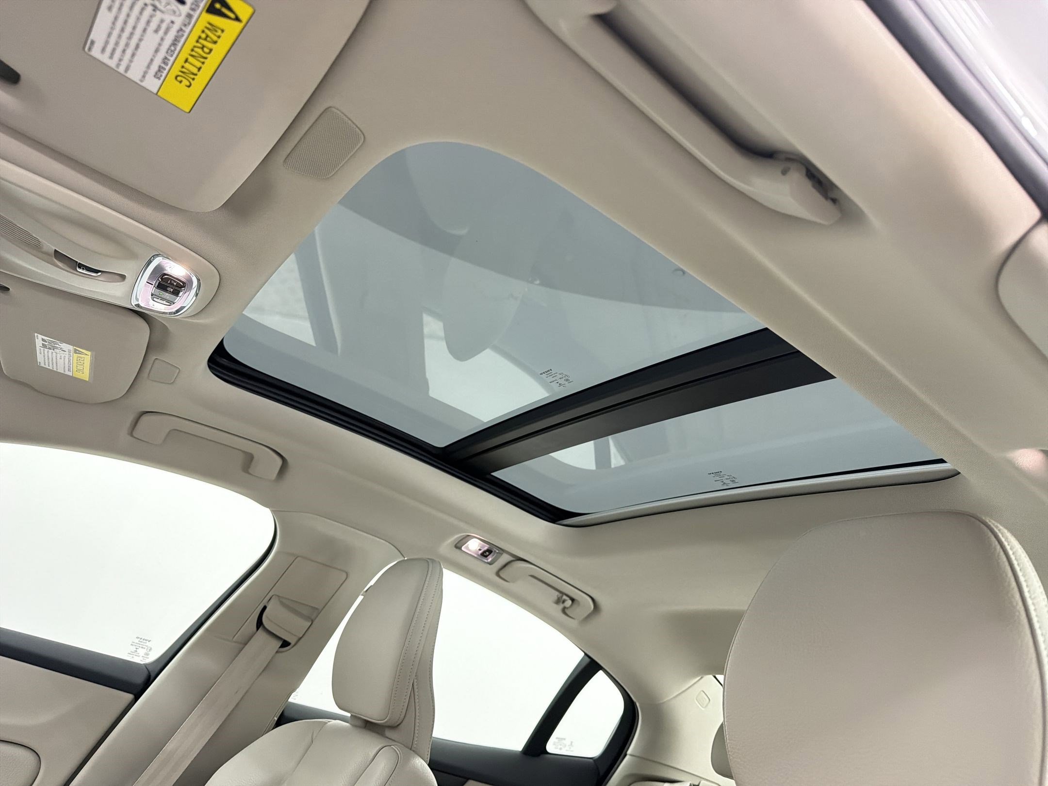 Used 2021 Volvo S60 T5 Momentum w/ Advanced Package image 14