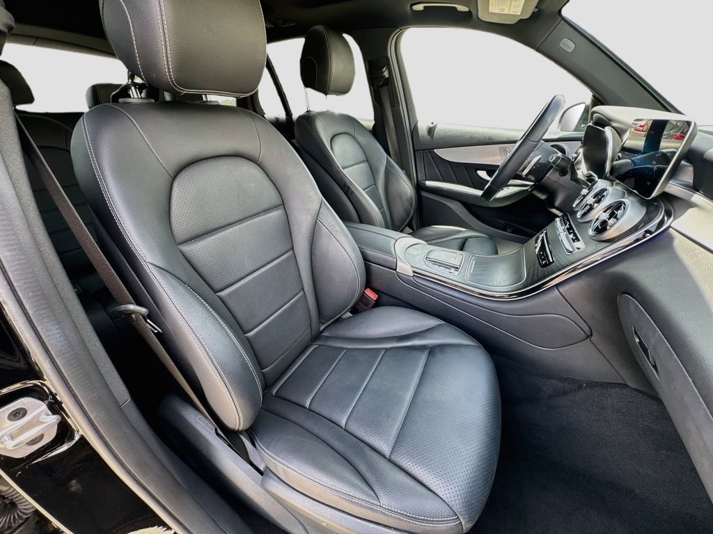 Used 2022 Mercedes-Benz GLC 300 image 34