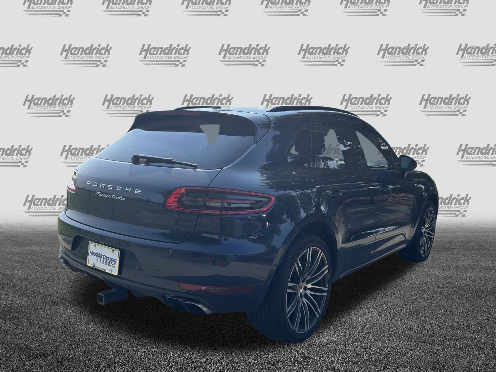 Used 2018 Porsche Macan Turbo AWD/4WD image 11