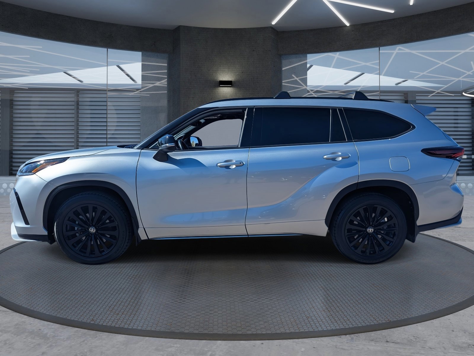 Used 2024 Toyota Highlander XSE image 3