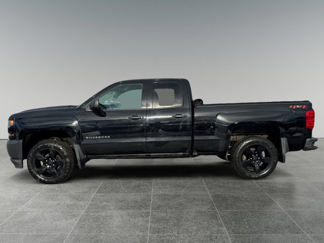 Used 2018 Chevrolet Silverado 1500 W/T w/ Black Out Edition video 2