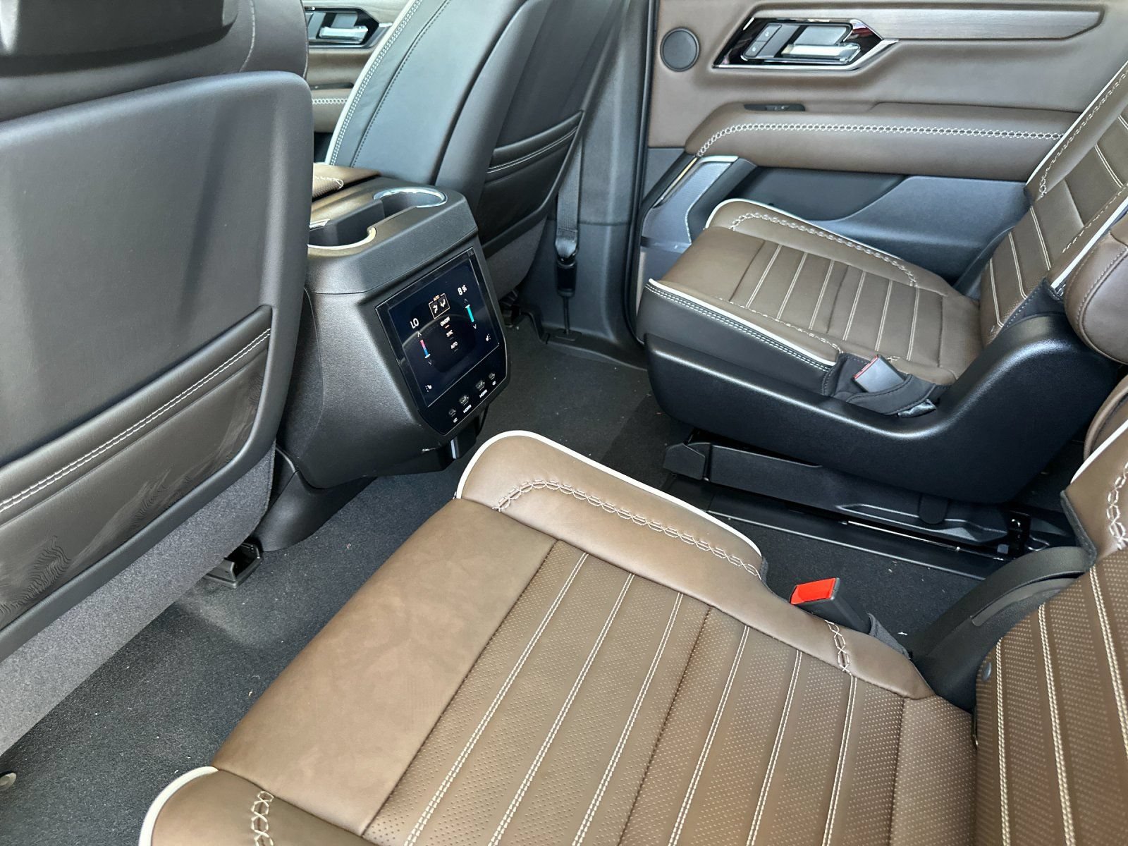 New 2026 GMC Yukon XL Denali Ultimate AWD/4WD image 12