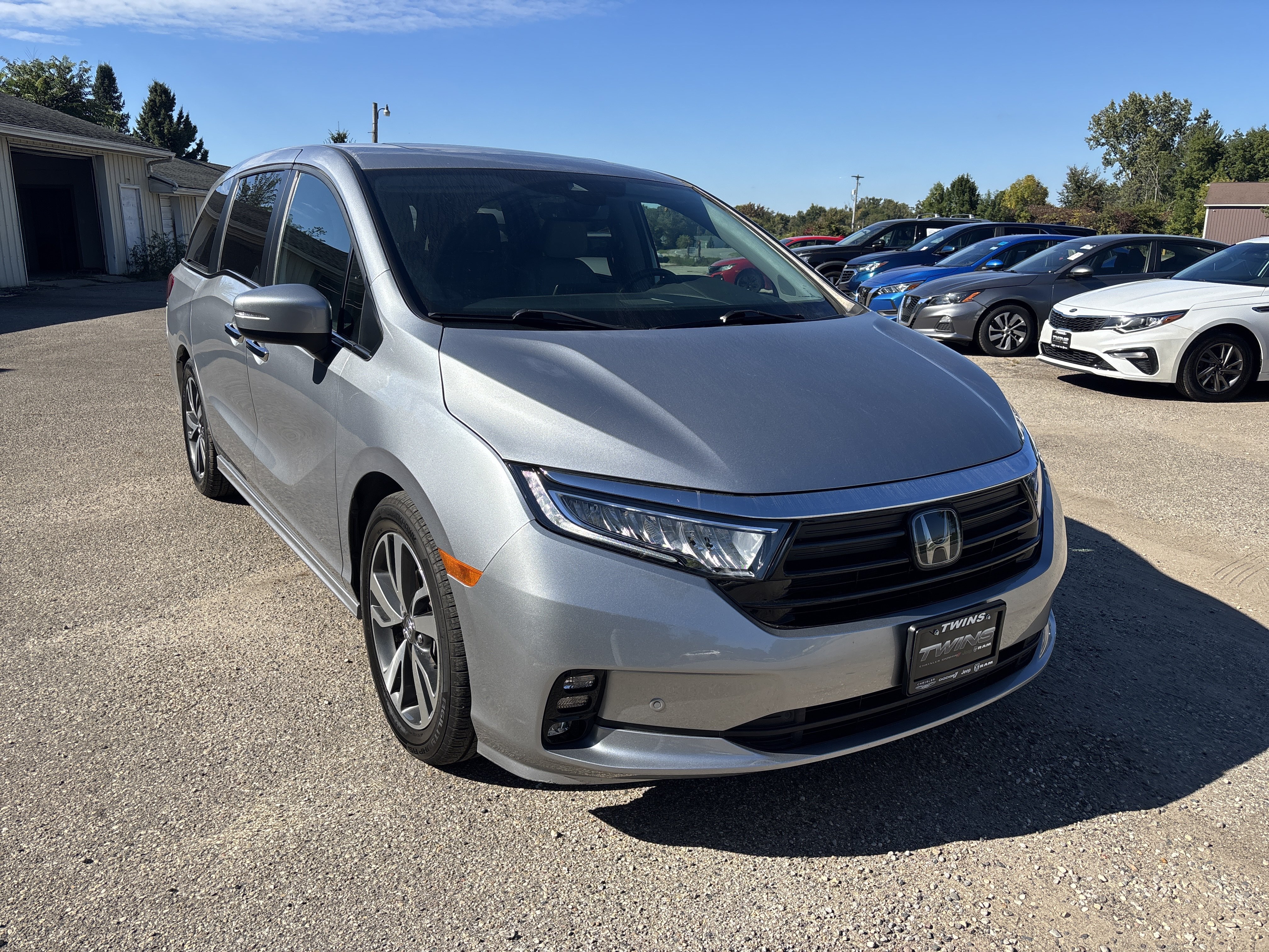 Used 2023 Honda Odyssey Touring image 1