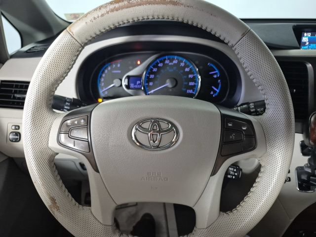 Used 2013 Toyota Sienna XLE FWD image 9