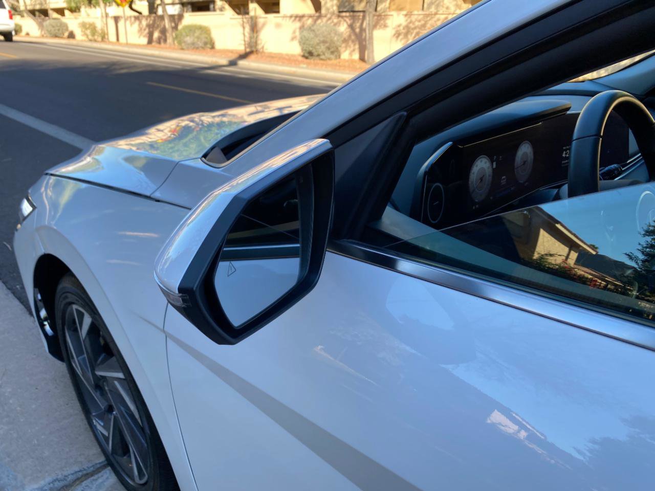 Used 2025 Hyundai Elantra Limited image 20