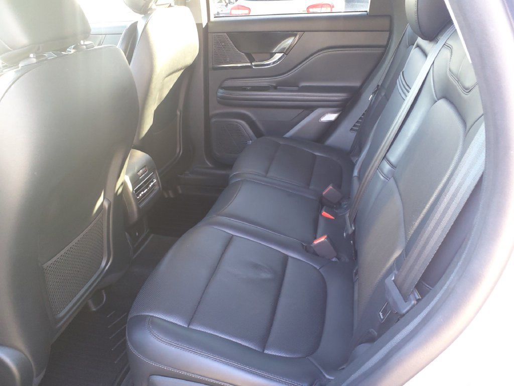 Used 2022 Lincoln Corsair AWD w/ Premium Package image 18