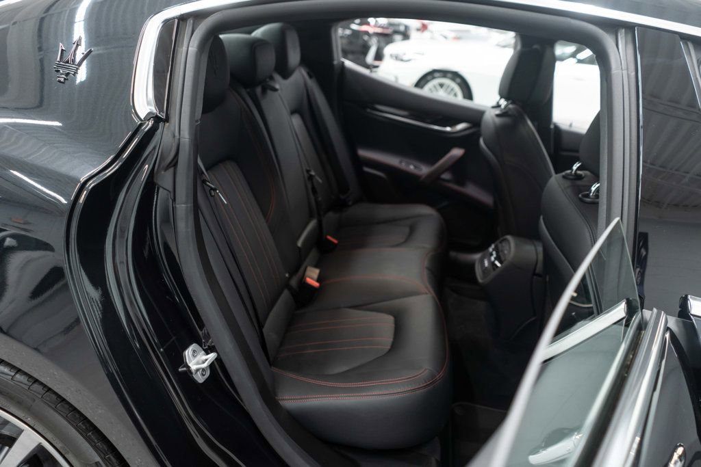 Used 2022 Maserati Ghibli Modena Q4 image 12