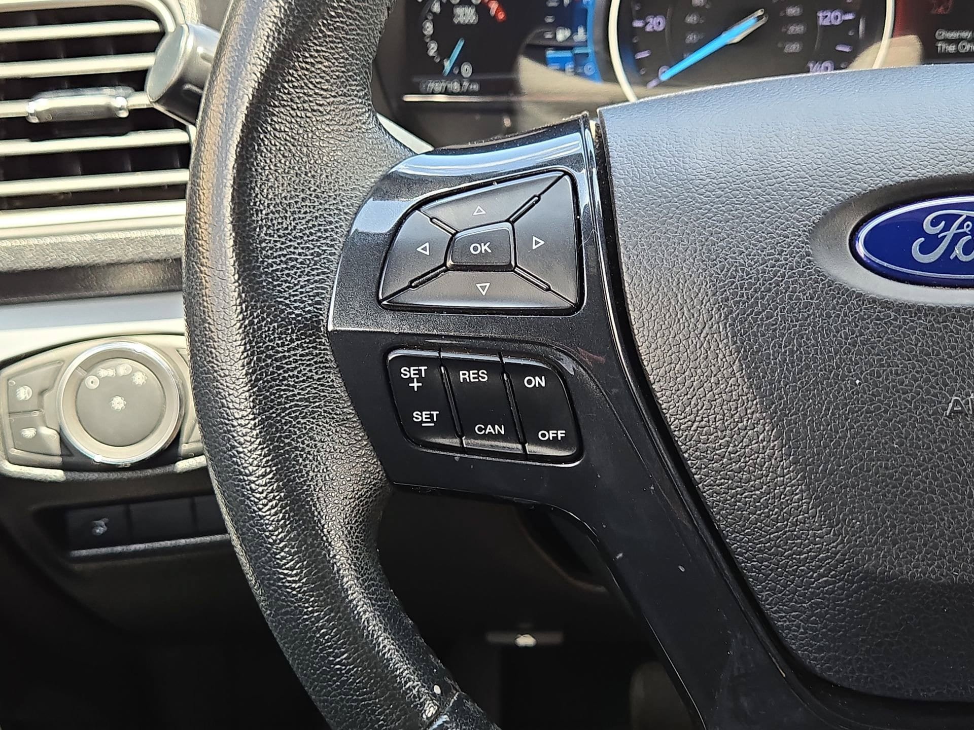 Used 2018 Ford Explorer XLT w/ Equipment Group 202A FWD image 21