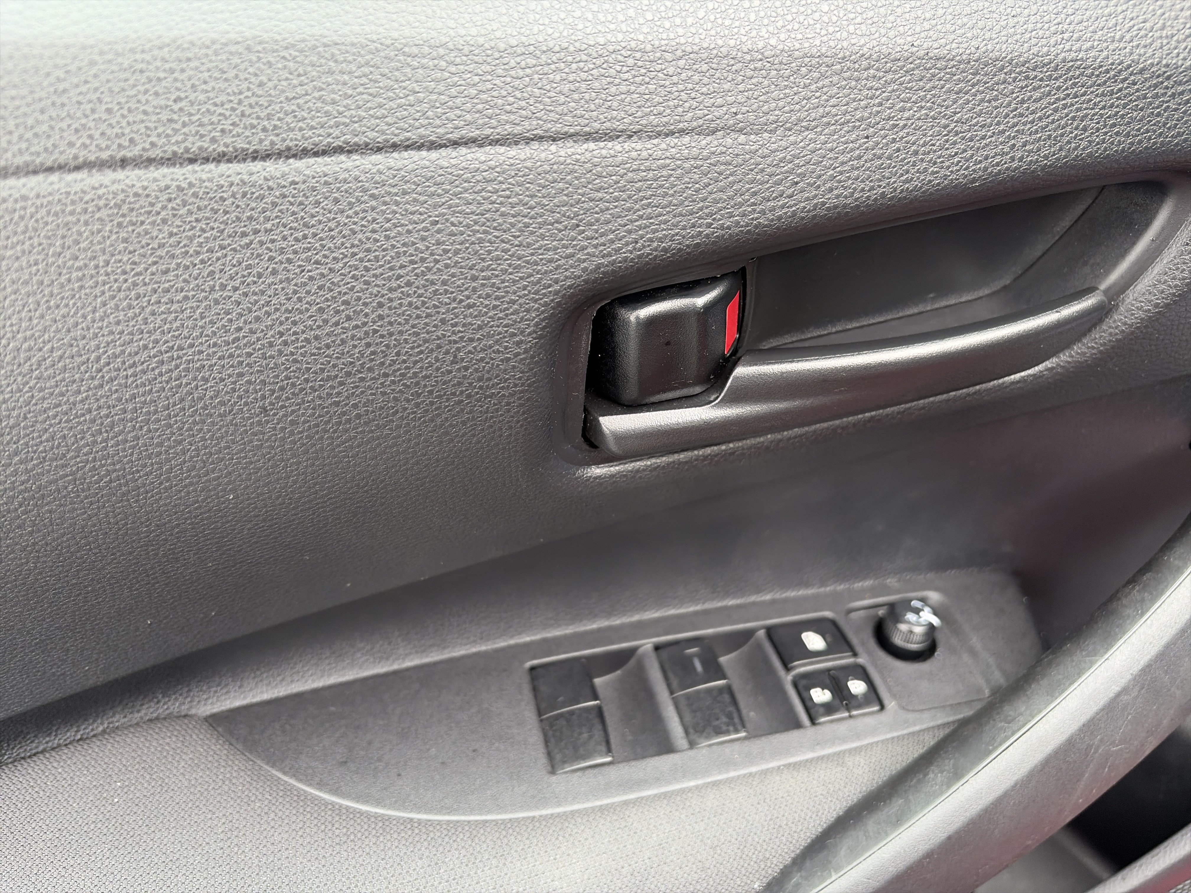 Used 2025 Toyota Corolla LE FWD image 13