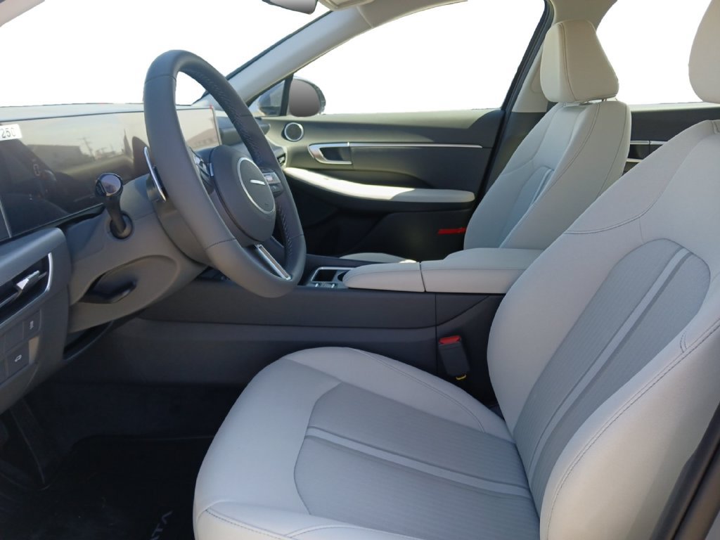 New 2026 Hyundai Sonata SEL FWD image 9