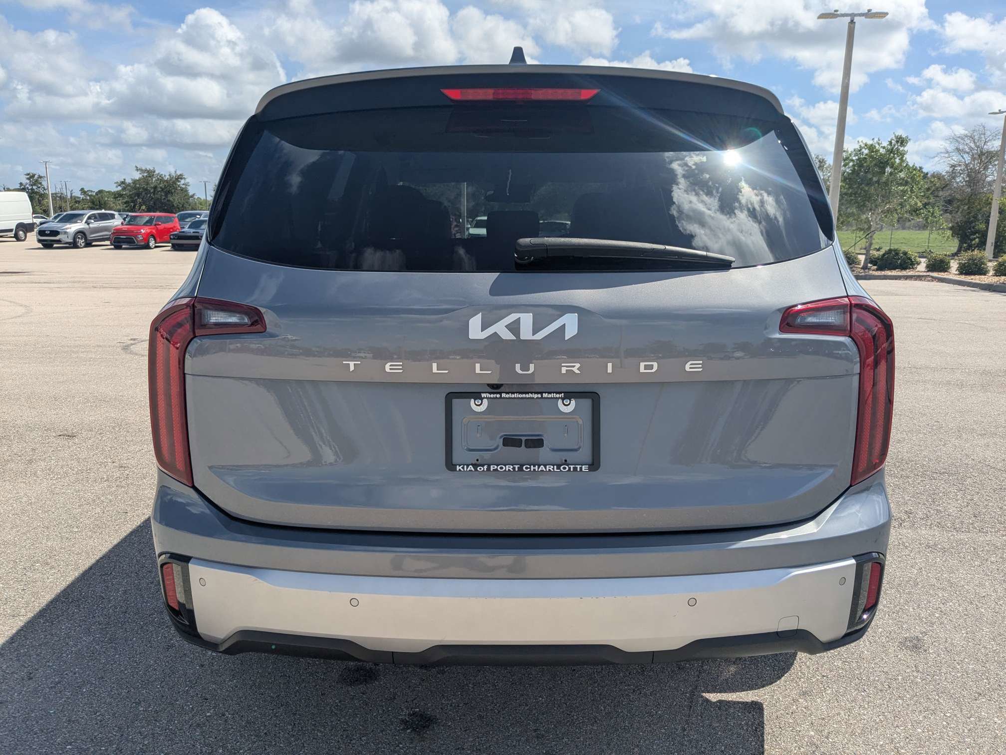 Used 2024 Kia Telluride LX FWD image 6