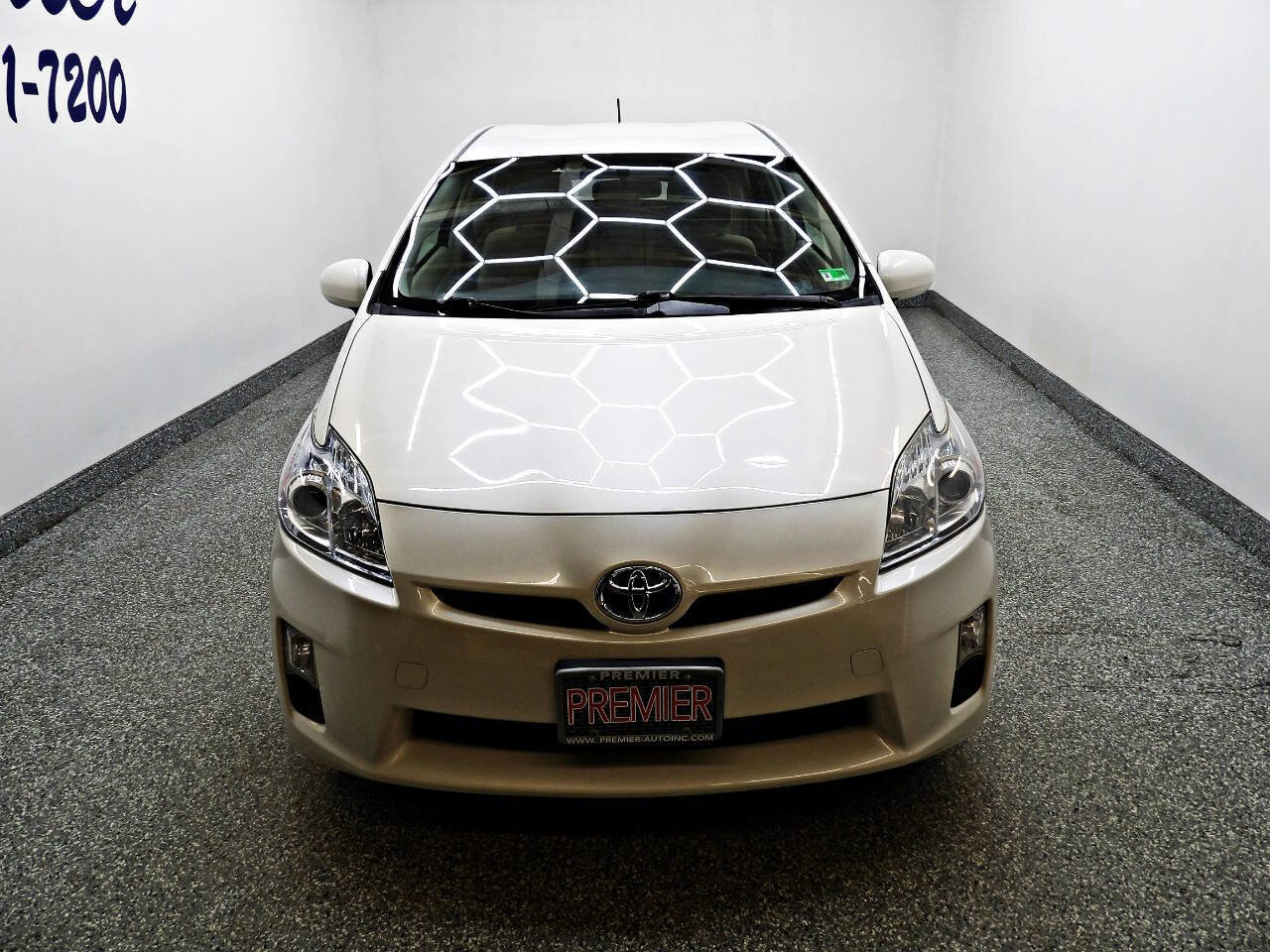 Used 2011 Toyota Prius Two FWD image 2