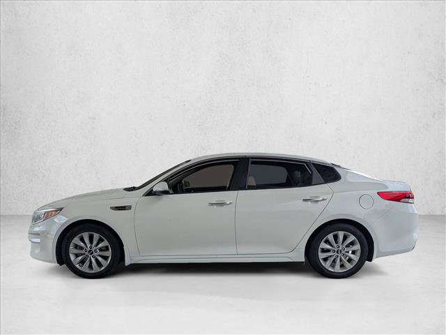 Used 2018 Kia Optima LX w/ 17" Alloy Wheels Package FWD image 2
