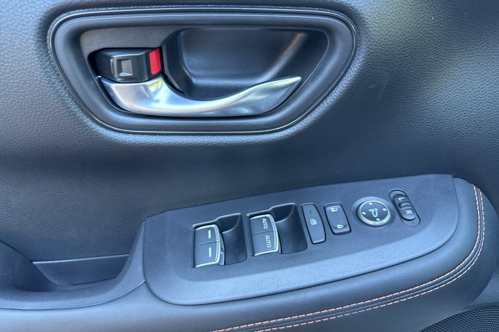 Certified 2026 Honda HR-V Sport image 5
