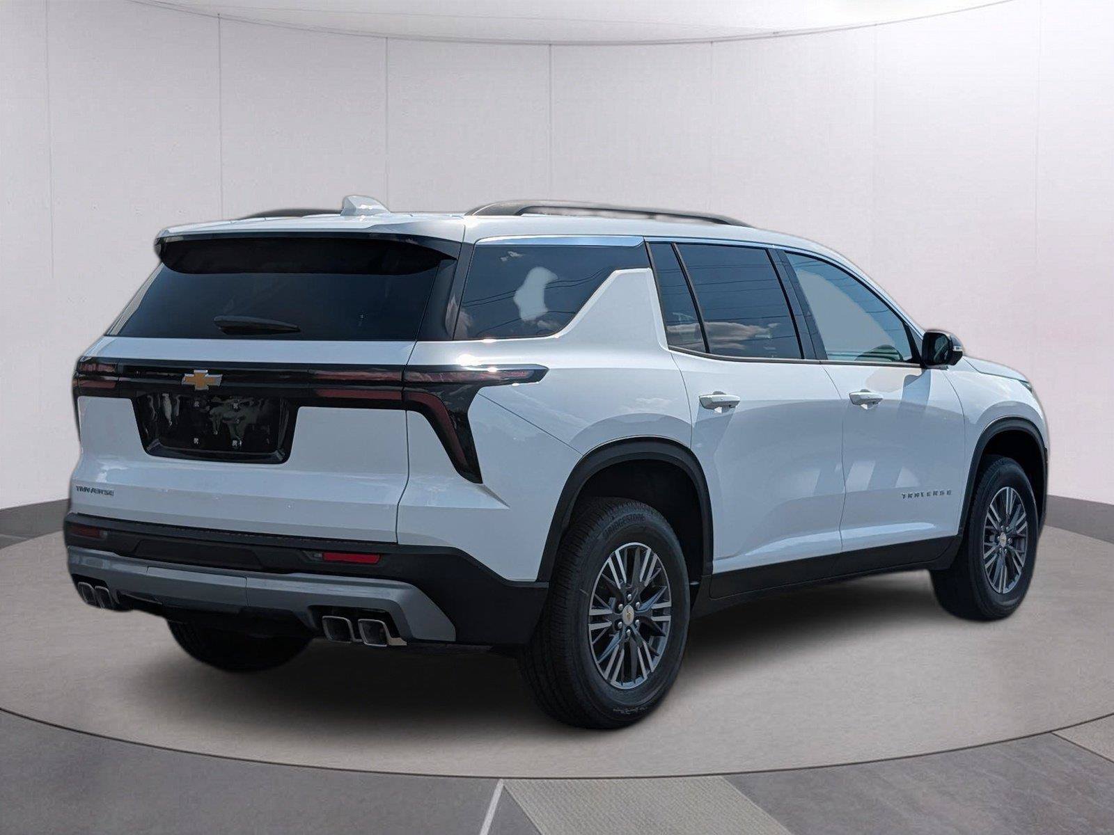New 2026 Chevrolet Traverse LT w/ Driver Confidence Package FWD image 5