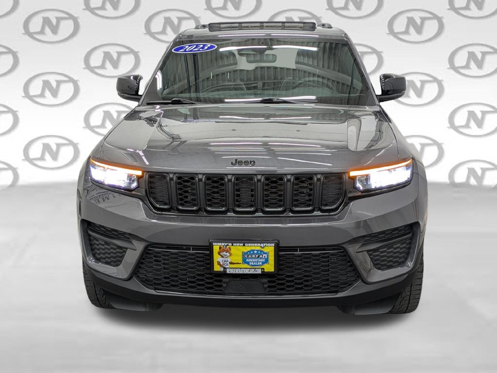 Used 2023 Jeep Grand Cherokee Altitude AWD/4WD image 34