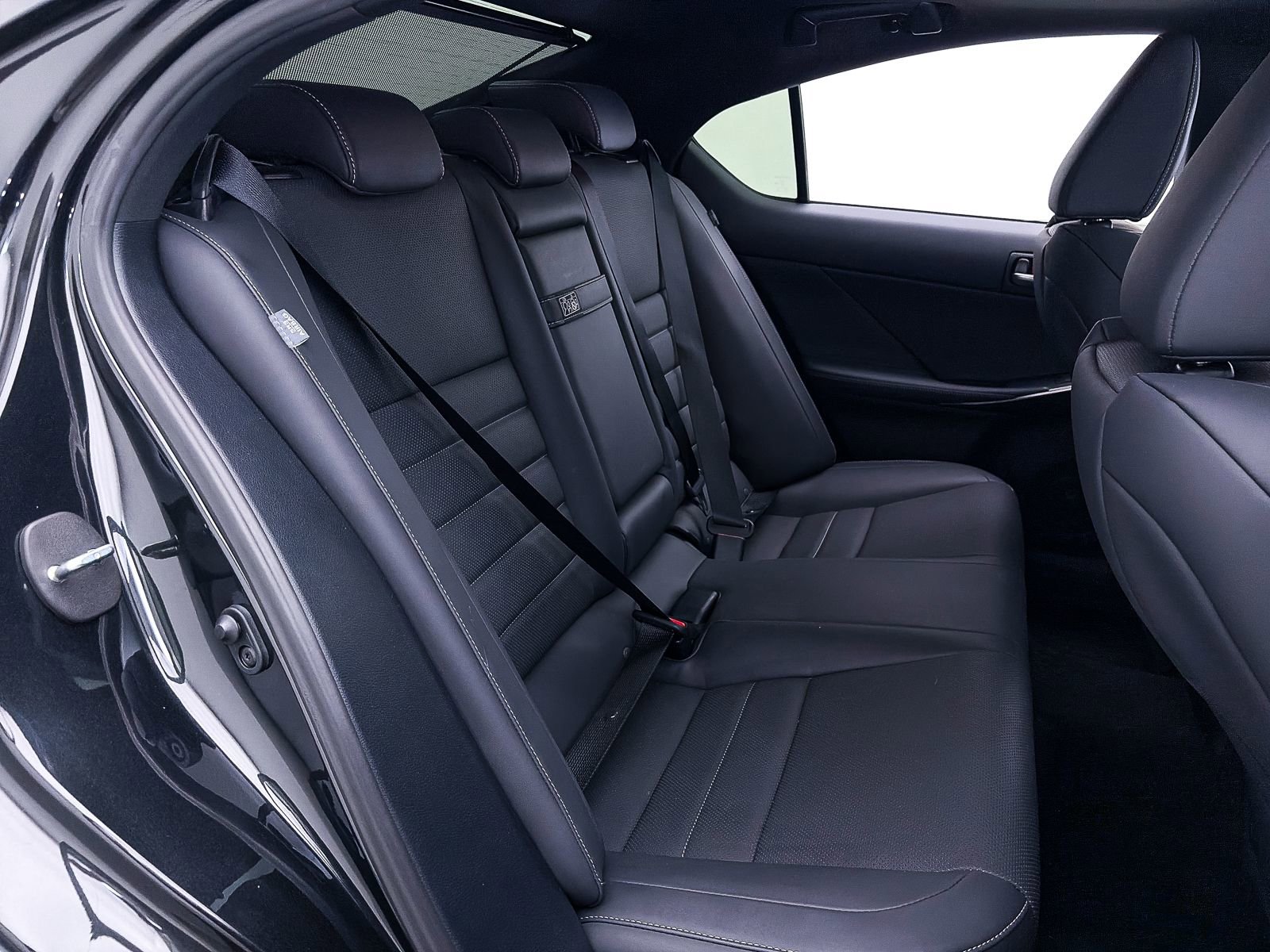 Used 2023 Lexus IS 500 RWD image 39