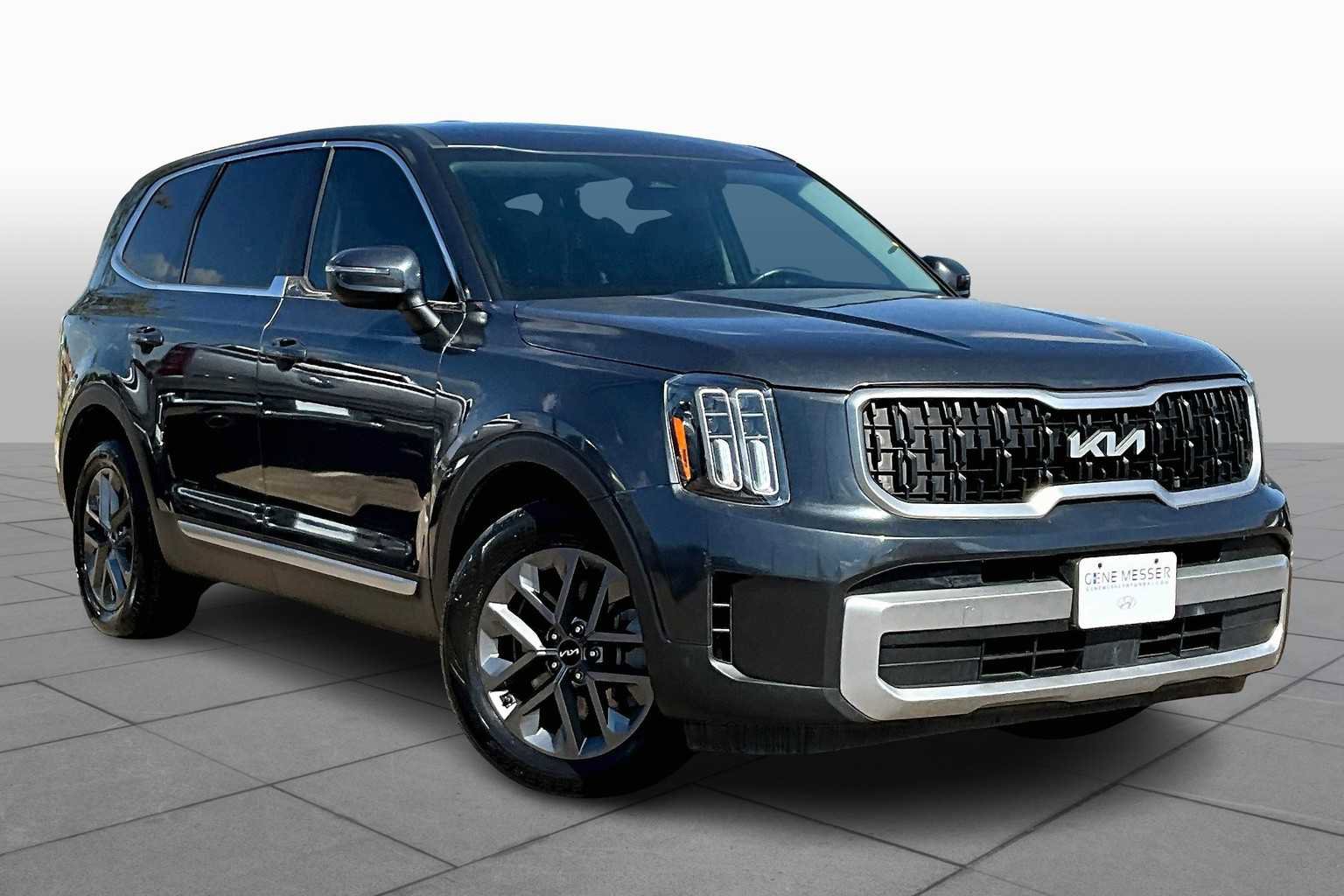 Used 2023 Kia Telluride LX image 4