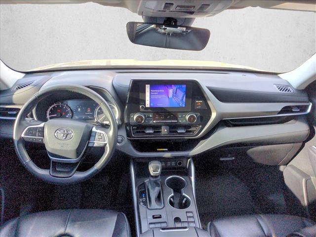 Used 2023 Toyota Highlander XLE image 19