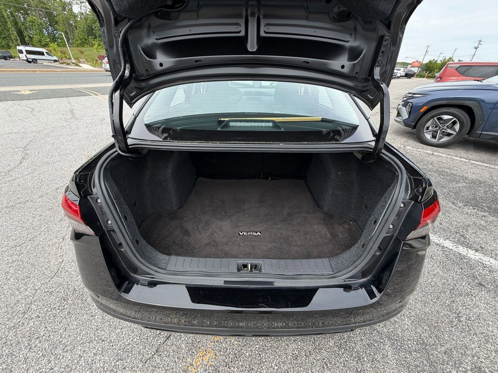 Used 2025 Nissan Versa SV FWD image 25