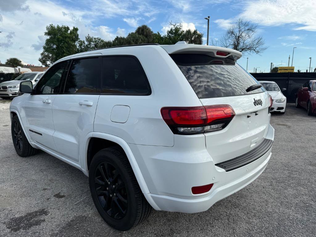 Used 2019 Jeep Grand Cherokee Altitude RWD image 7