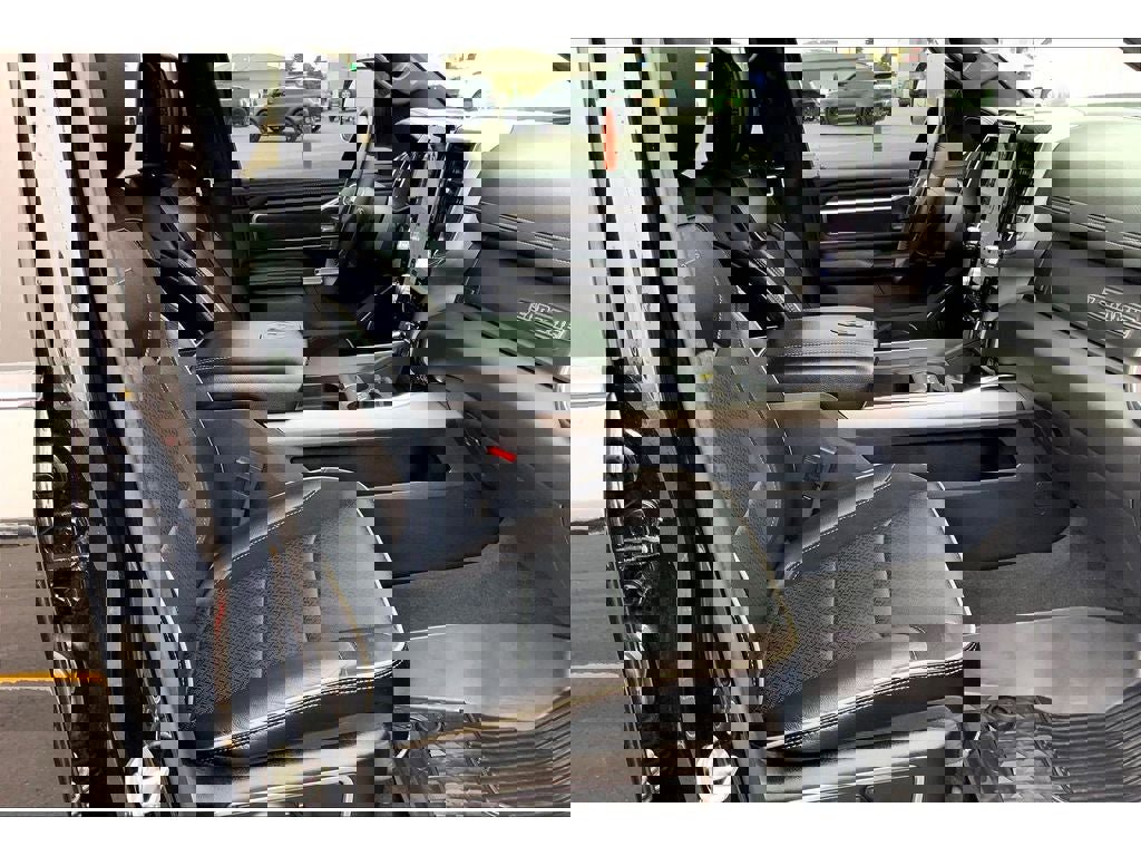 Used 2024 RAM 1500 Laramie image 8