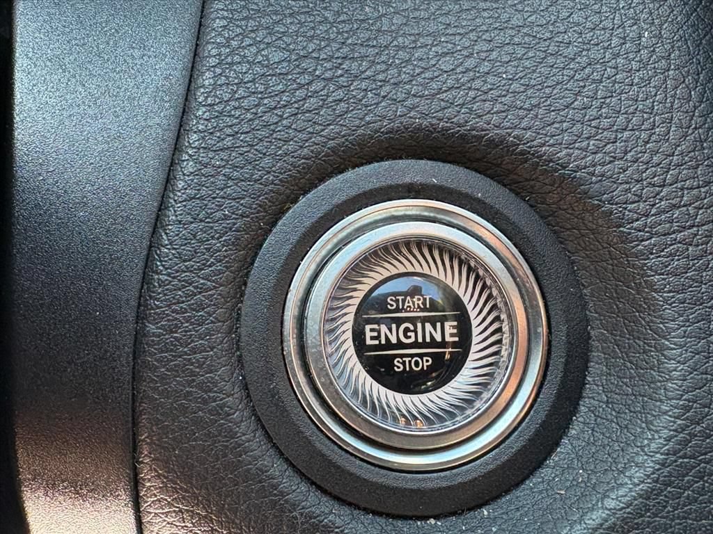 Used 2019 Mercedes-Benz C 300 Sedan image 13