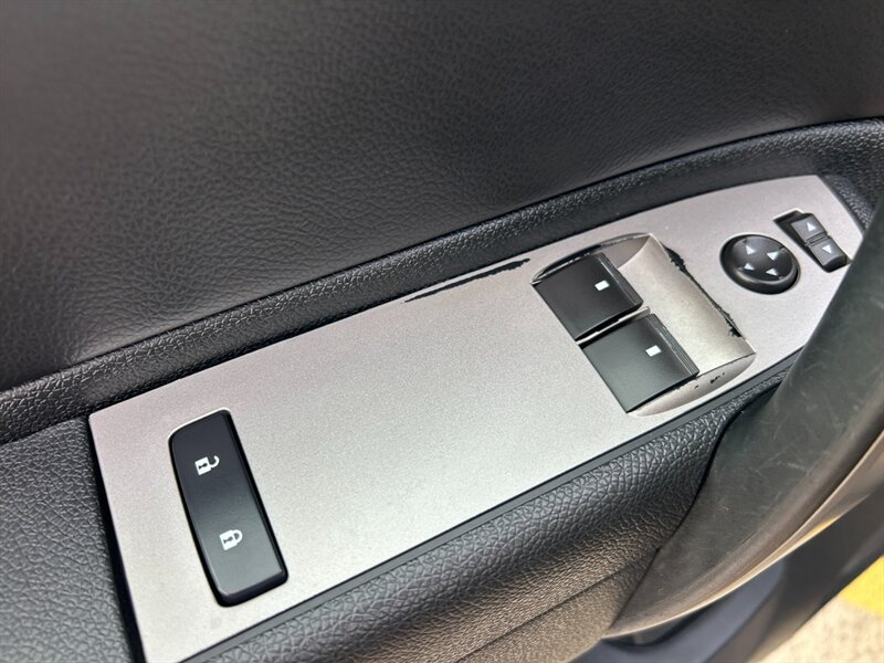Used 2011 Chevrolet Silverado 1500 LT RWD image 8