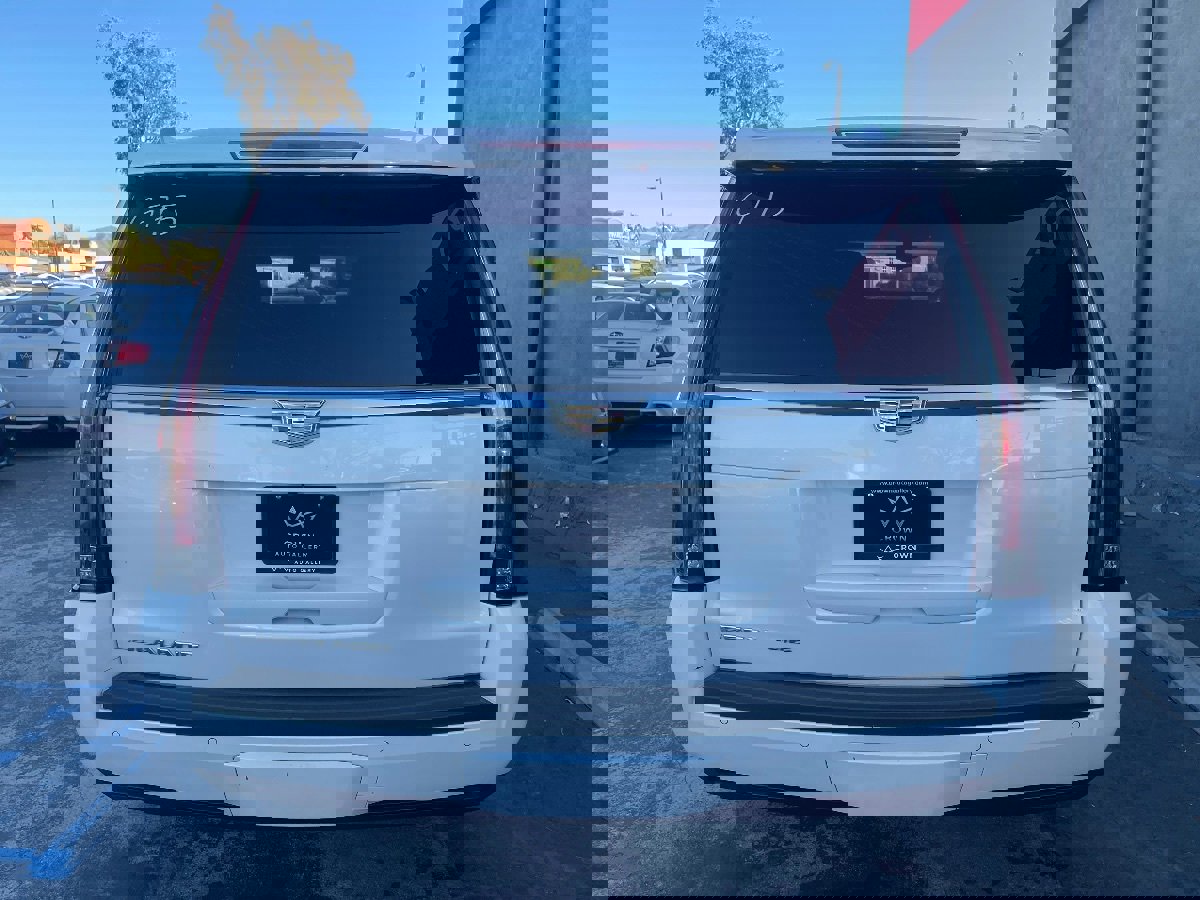 Used 2017 Cadillac Escalade 2WD image 7