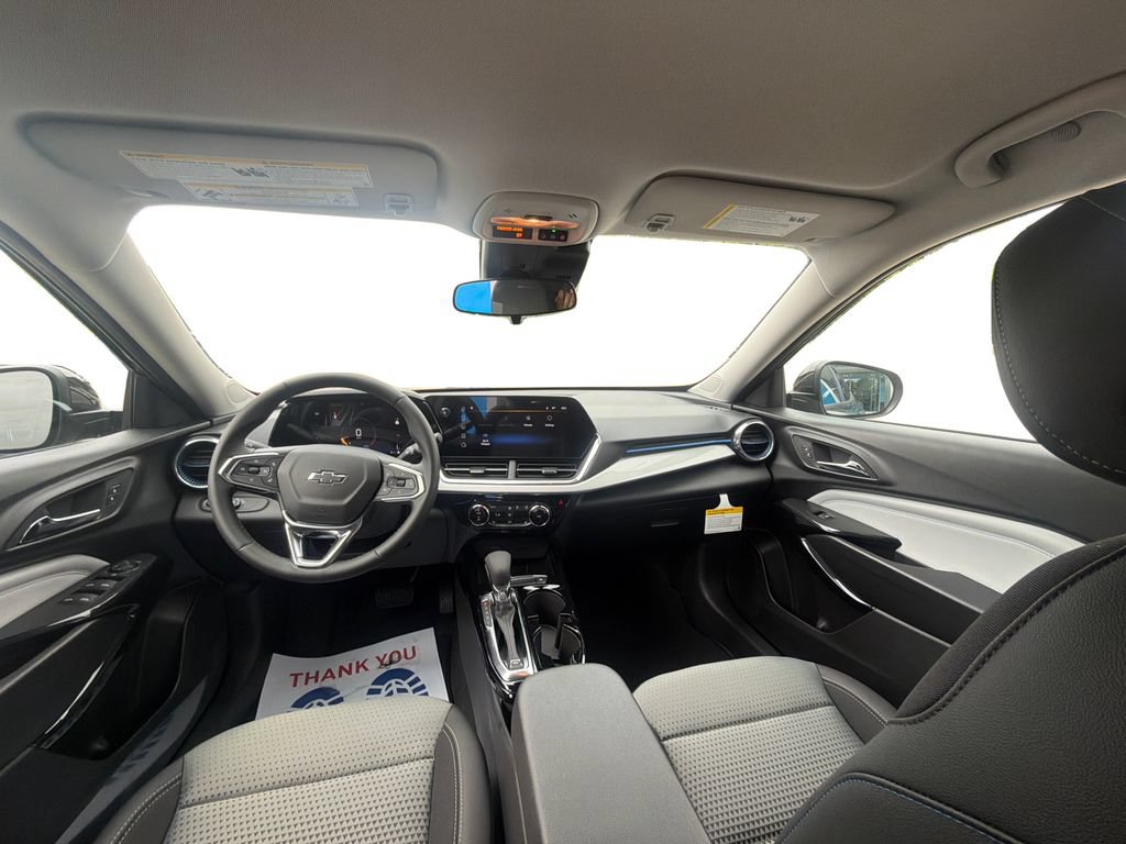 New 2026 Chevrolet Trax LT w/ Midnight Edition FWD image 13
