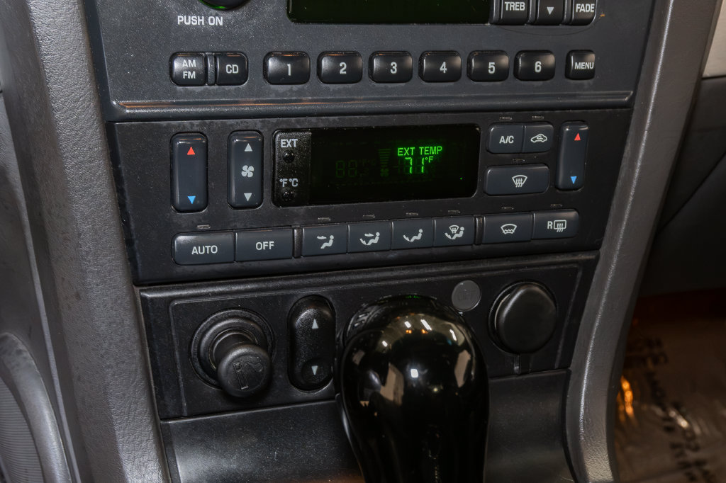 Used 2002 Ford Thunderbird RWD image 18