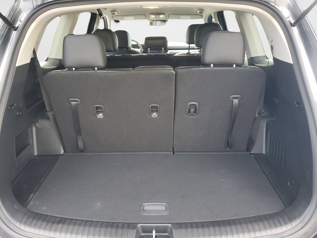 Used 2025 Kia Telluride LX FWD image 9