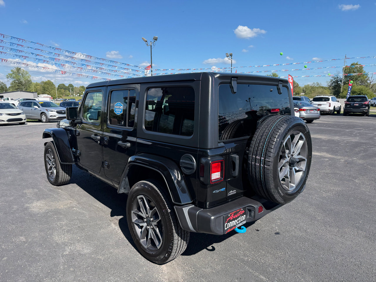 Used 2024 Jeep Wrangler Unlimited image 7