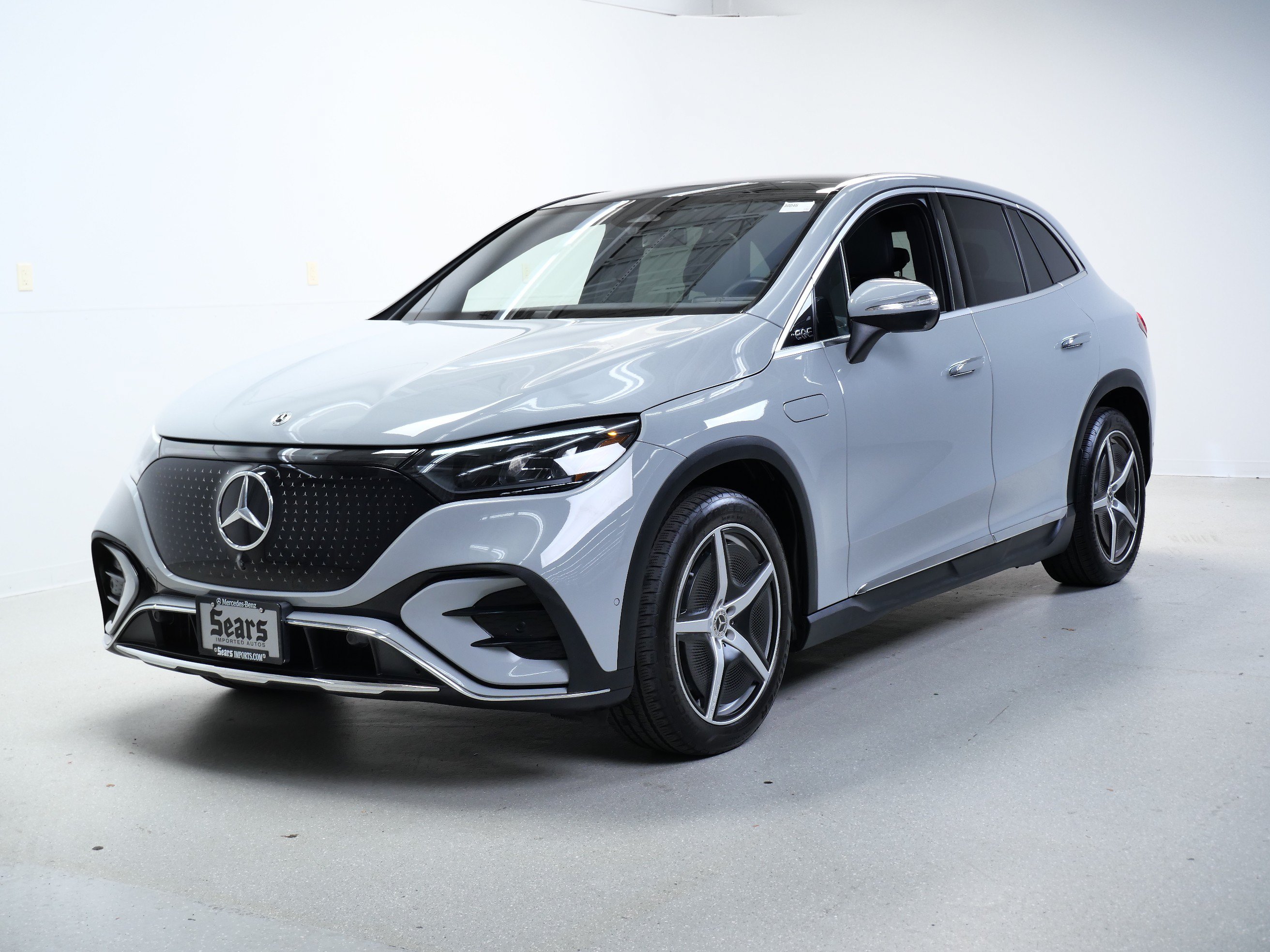 Certified 2023 Mercedes-Benz EQE 350+ 4MATIC SUV w/ AMG Line Exterior Package image 9
