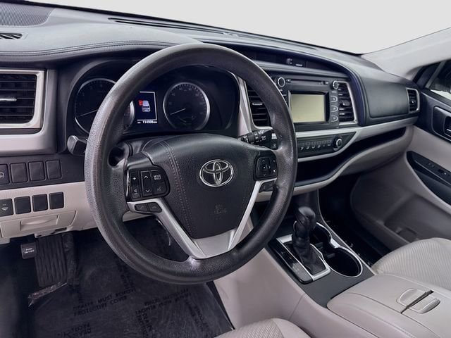 Certified 2019 Toyota Highlander LE FWD image 9