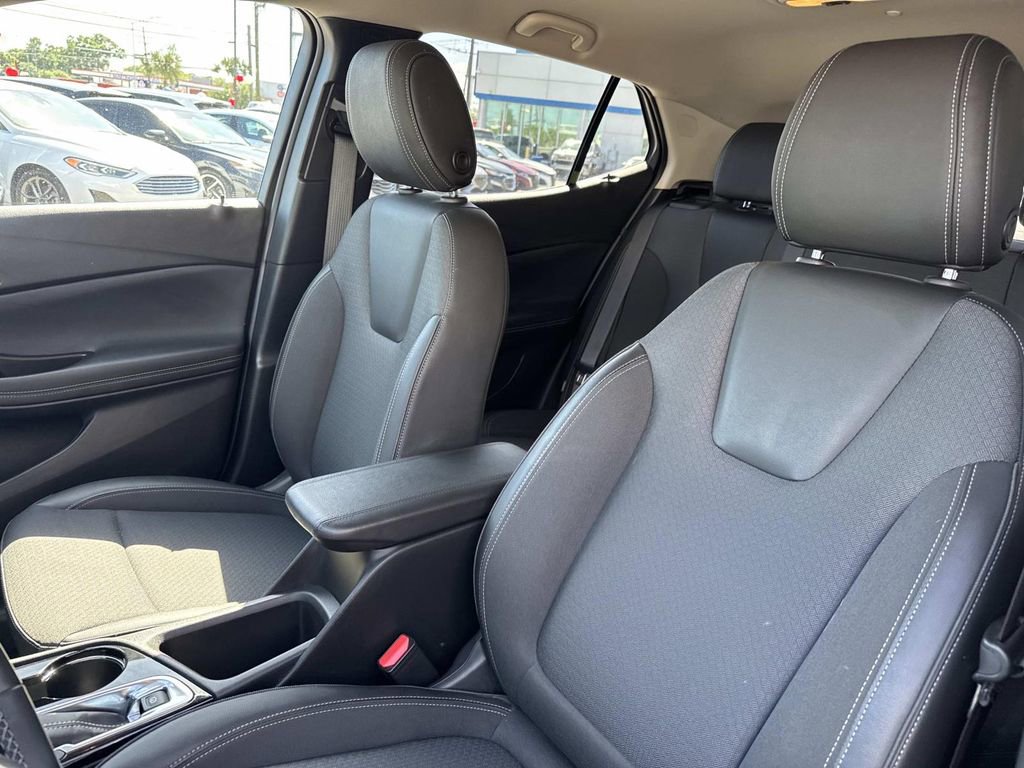 Used 2025 Buick Encore GX Preferred AWD/4WD image 17