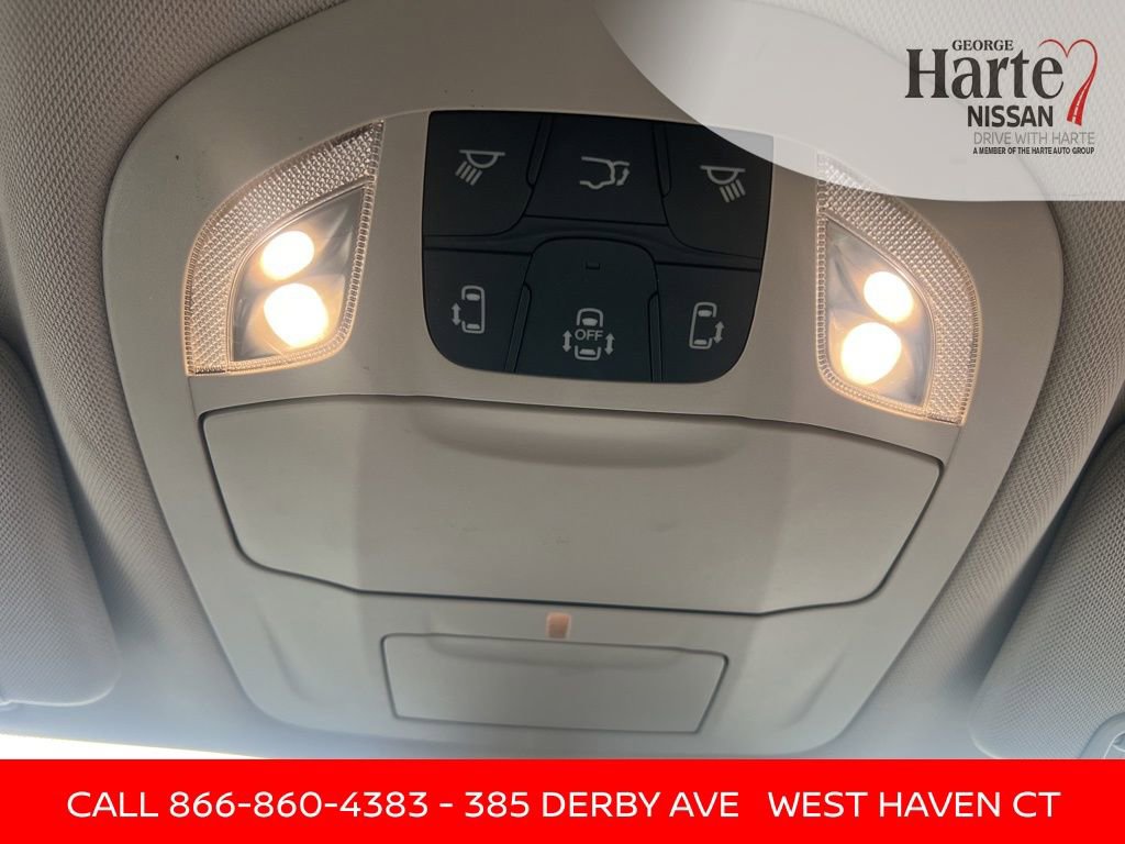 Used 2024 Chrysler Pacifica Touring-L image 51