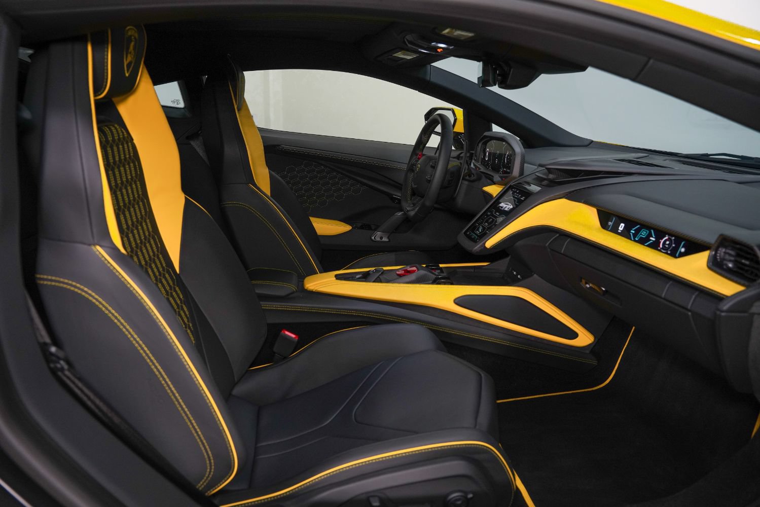 Used 2024 Lamborghini Revuelto AWD/4WD image 30